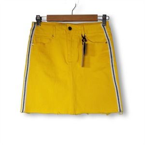 Calvin Klein Jeans Boyfriend Sport Frayed Hem Mini Skirt Yellow Size 12